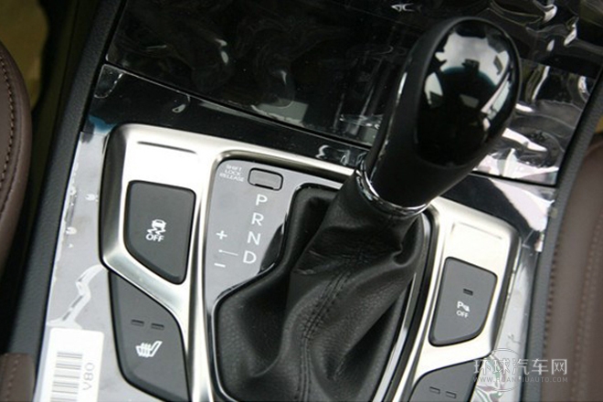 2011款 3.0L 尊貴型