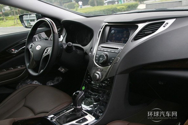 2011款 3.0L 尊貴型