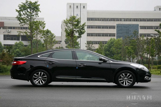 2011款 3.0L 尊貴型