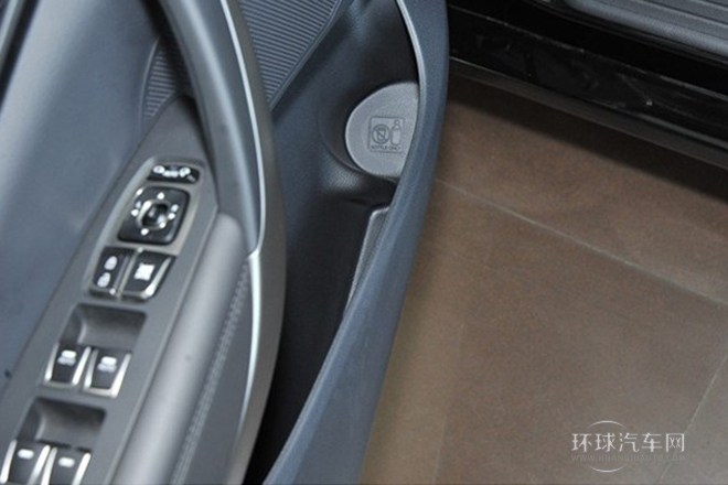 2011款 2.4L 豪華型