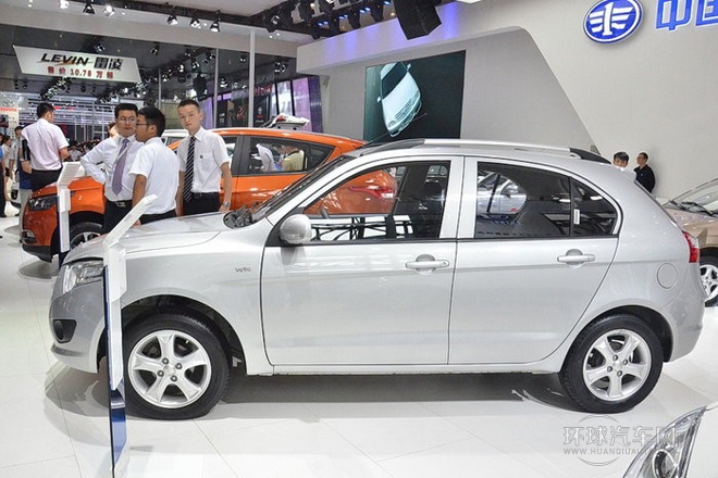 2014款 1.3L 手動(dòng)運(yùn)動(dòng)尊貴型