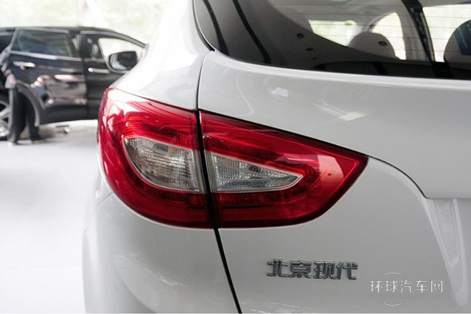 2013款 2.4L 自動(dòng)兩驅(qū)領(lǐng)先型GLX 國V