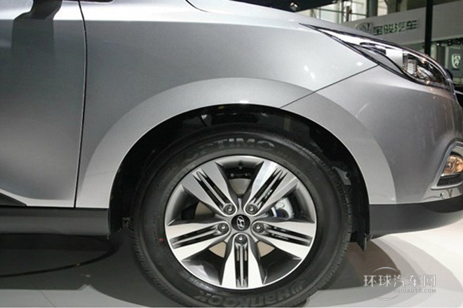 2013款 2.4L 自動(dòng)四驅(qū)領(lǐng)先型GLX 國(guó)IV