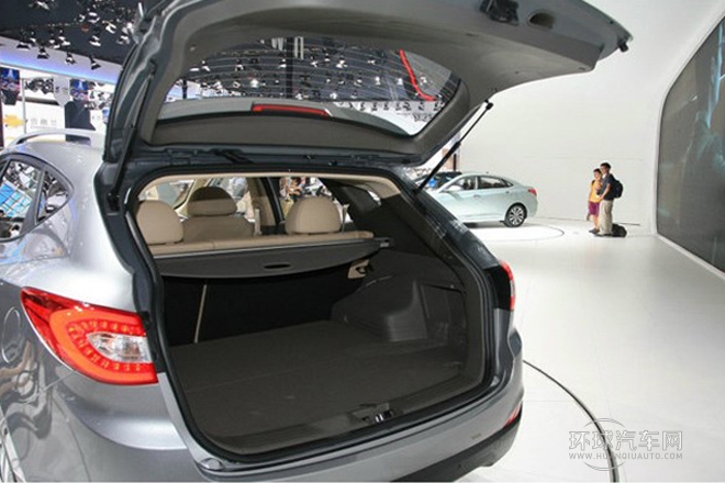 2013款 2.4L 自動(dòng)四驅(qū)領(lǐng)先型GLX 國IV