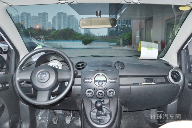 2012款 三廂炫動 1.3L 手動標準版