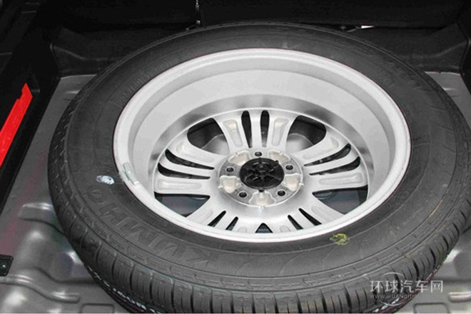 2013款 2.4L 自動(dòng)四驅(qū)領(lǐng)先型GLX 國(guó)V