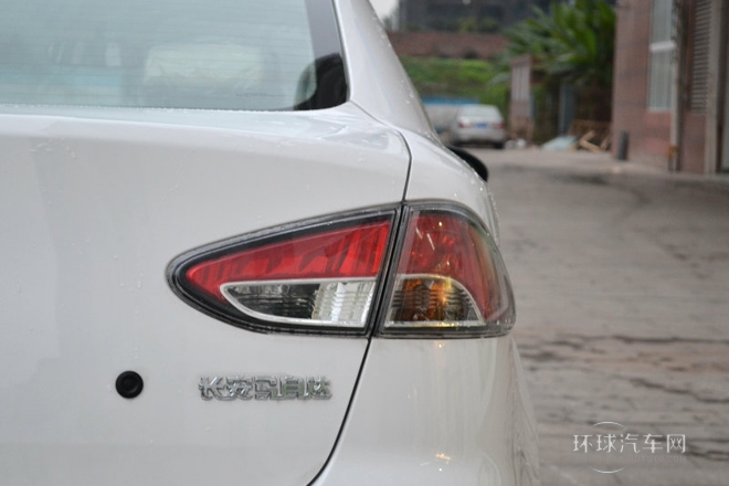 2012款 三廂炫動 1.3L 手動標準版