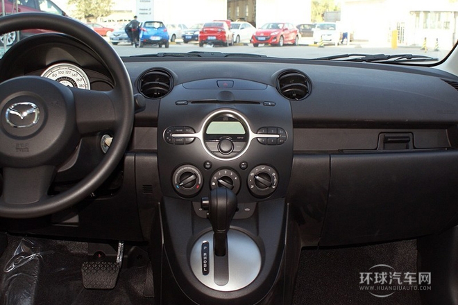 2012款 三廂炫動 1.3L 自動標(biāo)準(zhǔn)版