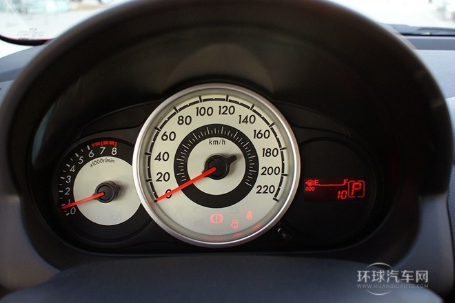 2012款 三廂炫動 1.3L 自動標(biāo)準(zhǔn)版