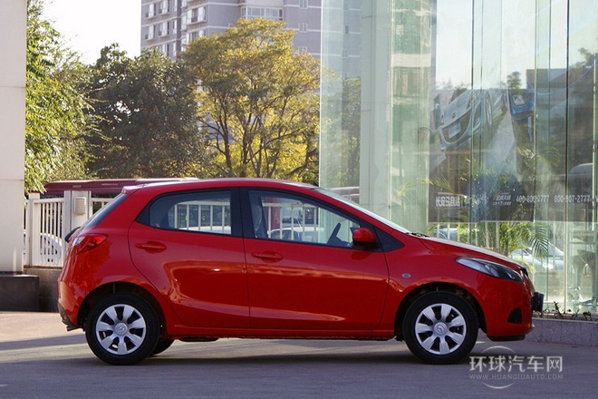 2012款 三廂炫動 1.3L 自動標準版