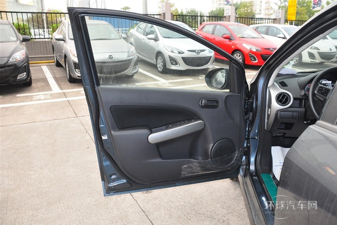 2012款 三廂炫動 1.5L 自動豪華版