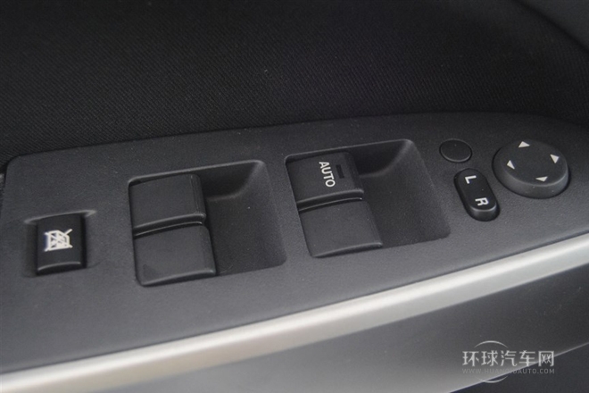 2012款 三廂炫動 1.5L 自動時尚版