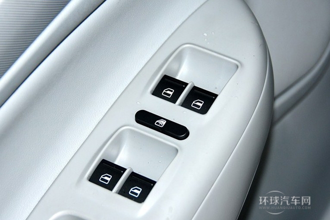 2014款 1.6L 自動逸俊版