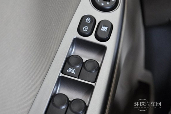 2014款 三廂 1.6L 自動頂級型TOP