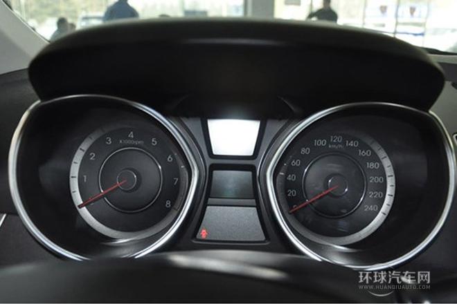 2013款 1.6L 自動(dòng)領(lǐng)先型