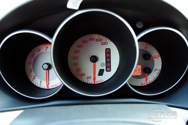 2012款 1.6L 自動(dòng)經(jīng)典特惠型