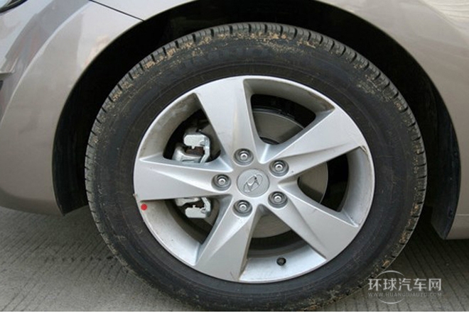 2013款 1.6L 自動(dòng)尊貴型