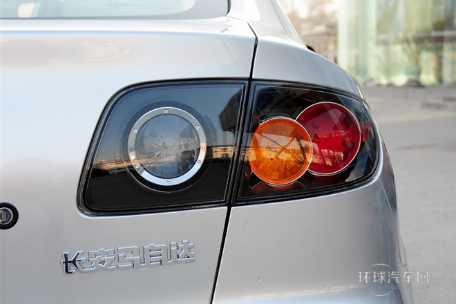 2012款 1.6L 自動(dòng)經(jīng)典特惠型