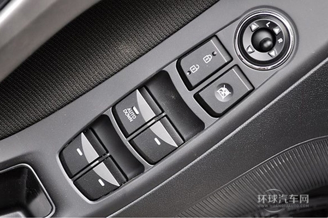 2012款 1.6L 自動時尚型