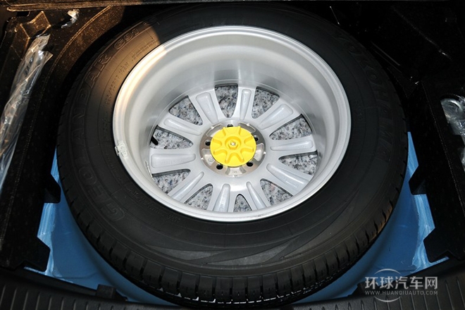 2013款 2.0L 自動兩驅舒適型