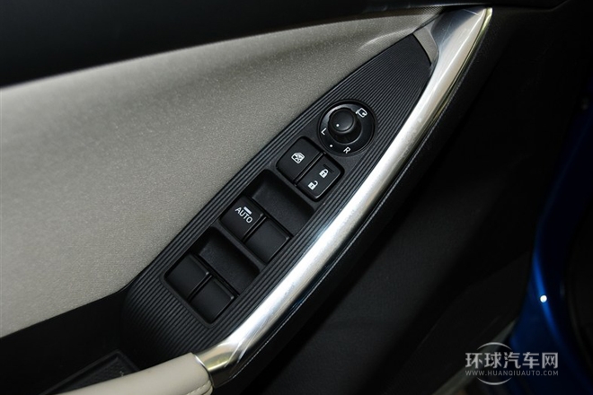 2013款 2.0L 自動兩驅舒適型