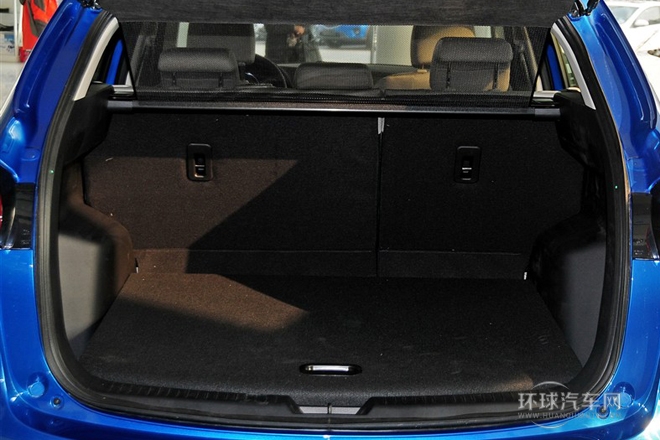 2013款 2.0L 自動兩驅舒適型