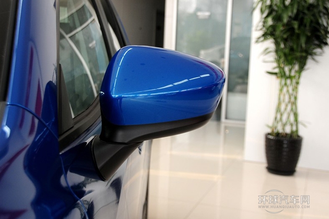 2013款 2.0L 自動兩驅舒適型