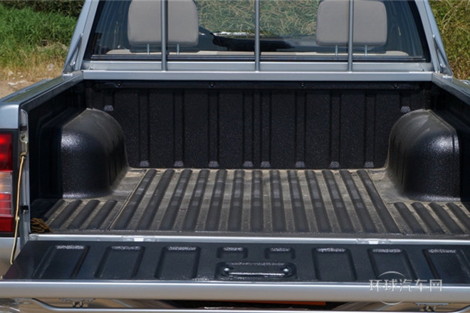 2013款 2.5T柴油四驅豪華型ZD25TCR