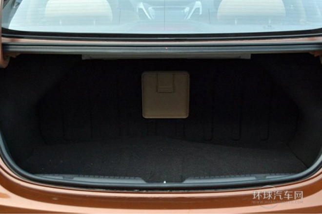 2012款 1.6L 手動(dòng)領(lǐng)先型