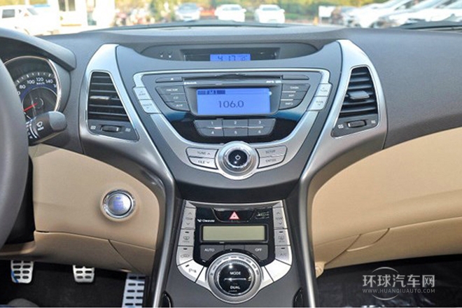 2012款 1.8L 手動尊貴型