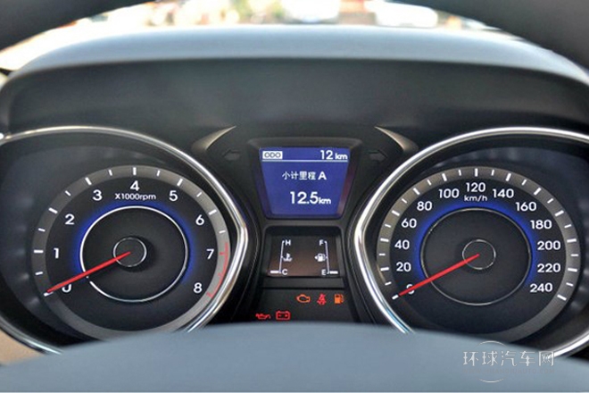 2012款 1.8L 手動尊貴型