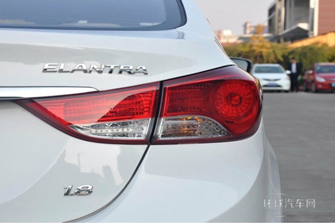 2012款 1.8L 手動尊貴型