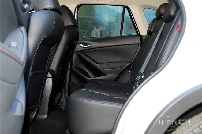 2013款 2.0L 自動四驅尊貴型