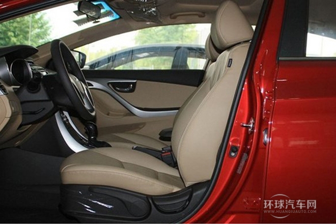 2012款 1.8L 自動尊貴型