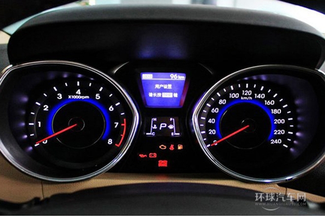 2012款 1.8L 自動尊貴型