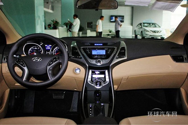 2012款 1.8L 自動尊貴型