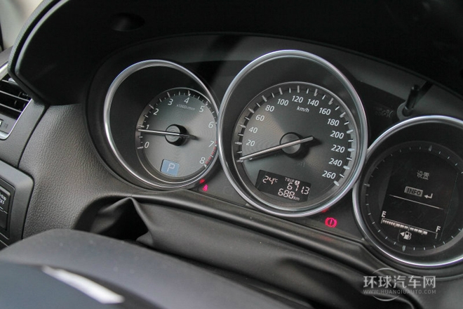 2013款 2.5L 自動(dòng)四驅(qū)旗艦型