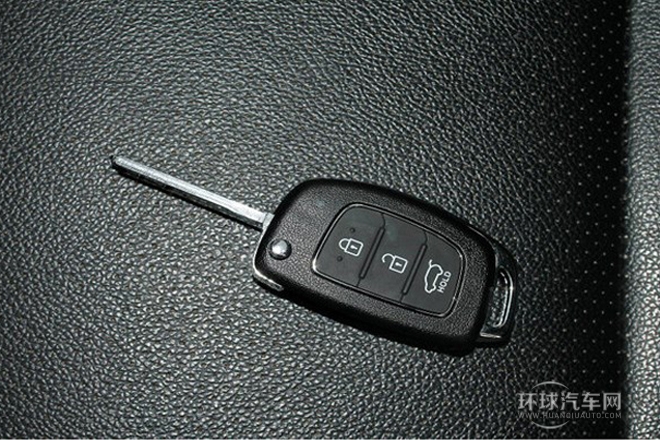 2013款 2.4L 手動兩驅舒適型