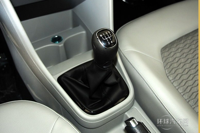 2013款 1.6L 手動智選型