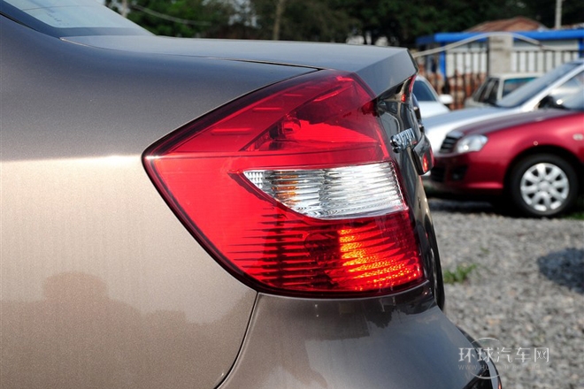 2012款 1.6L 自動實用升級版