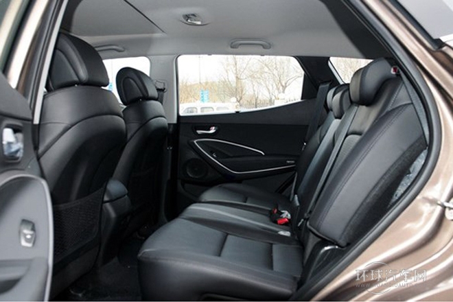 2013款 改款 2.4L 自動(dòng)四驅(qū)智能型