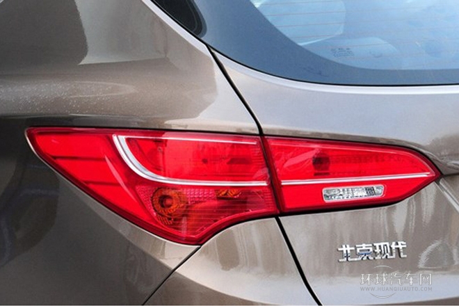 2013款 改款 2.4L 自動四驅(qū)智能型