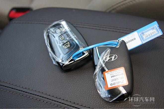 2013款 改款 2.4L 自動四驅尊貴型