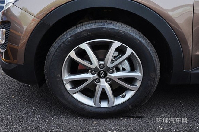 2013款 改款 2.4L 自動四驅(qū)尊貴型