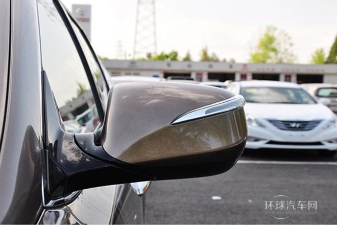 2013款 改款 2.4L 自動四驅尊貴型