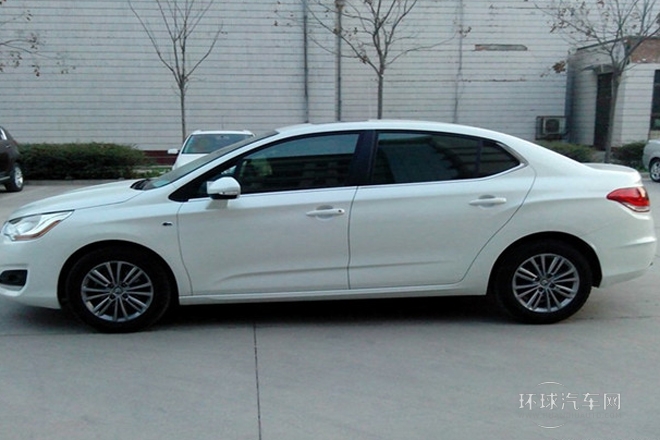 2013款 1.8L 手動勁智版