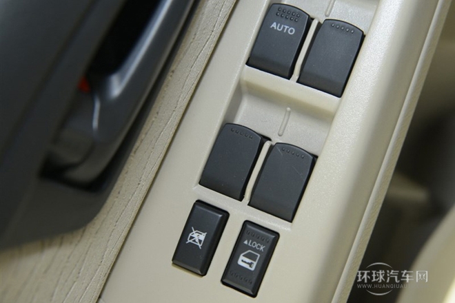 2012款 1.6L 手動(dòng)舒適型