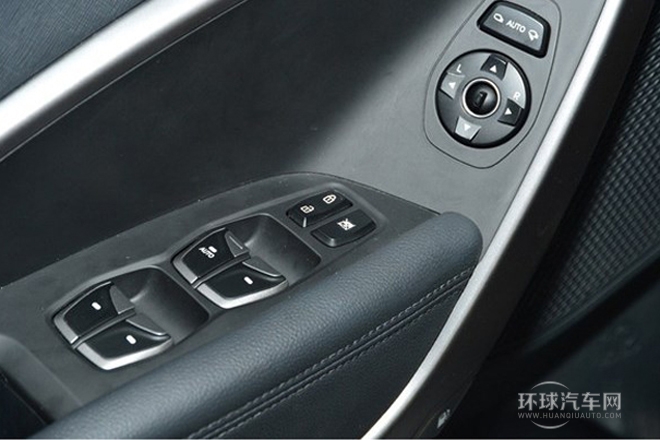 2013款 改款 2.0T 自動四驅時尚型