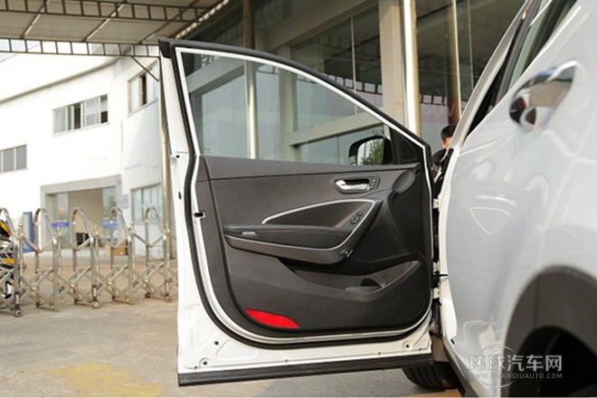 2013款 改款 2.0T 自動兩驅尊貴型