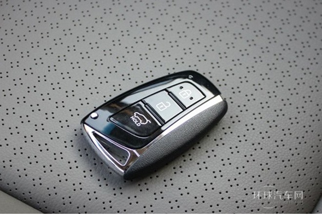 2013款 改款 2.0T 自動四驅頂級型